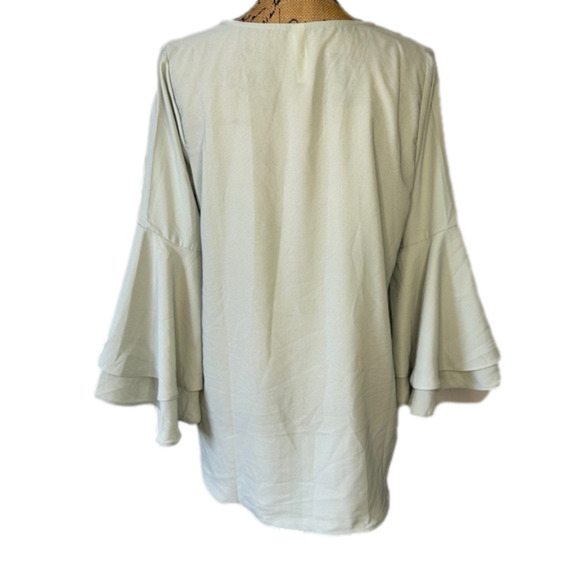 New Women's Layered Bell Sleeve Blouse Sage Green Top size Large Zenana - Picture 5 of 6